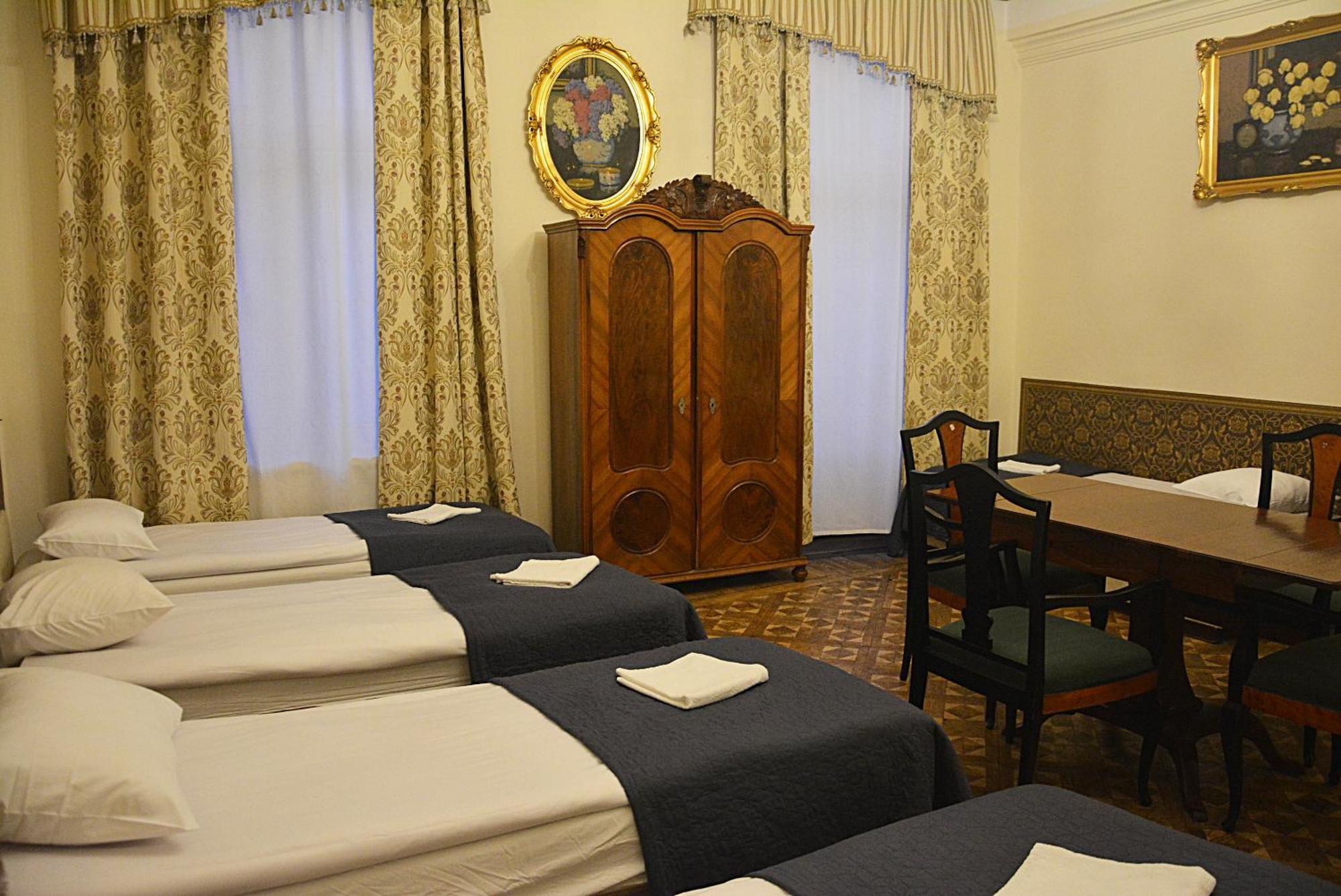 Apartment Florian 5 *